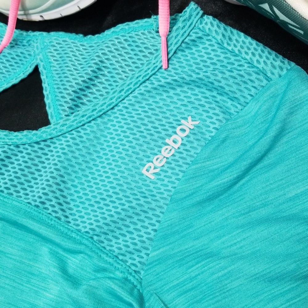 NWOT - Reebok Workout Shirt - Picture 3 of 8